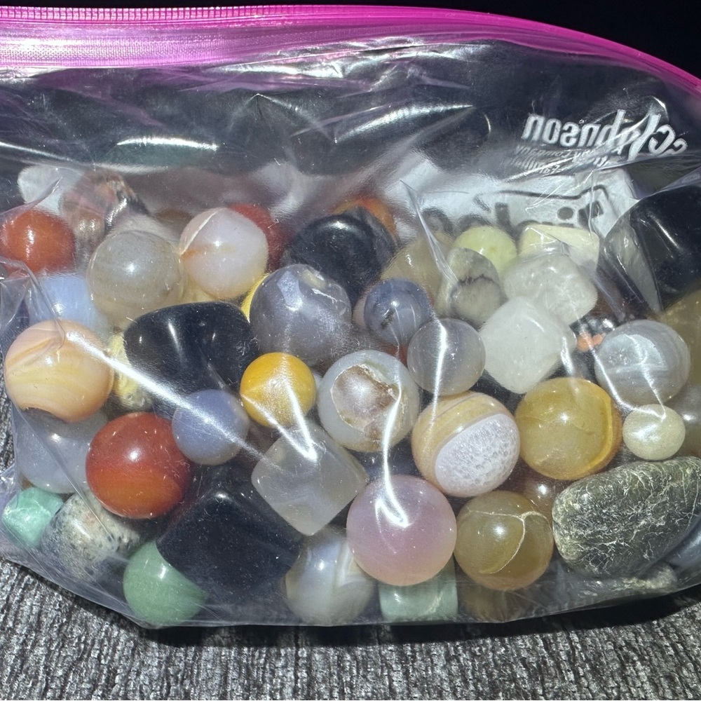 Crystals & Stones - Picture 7 of 7